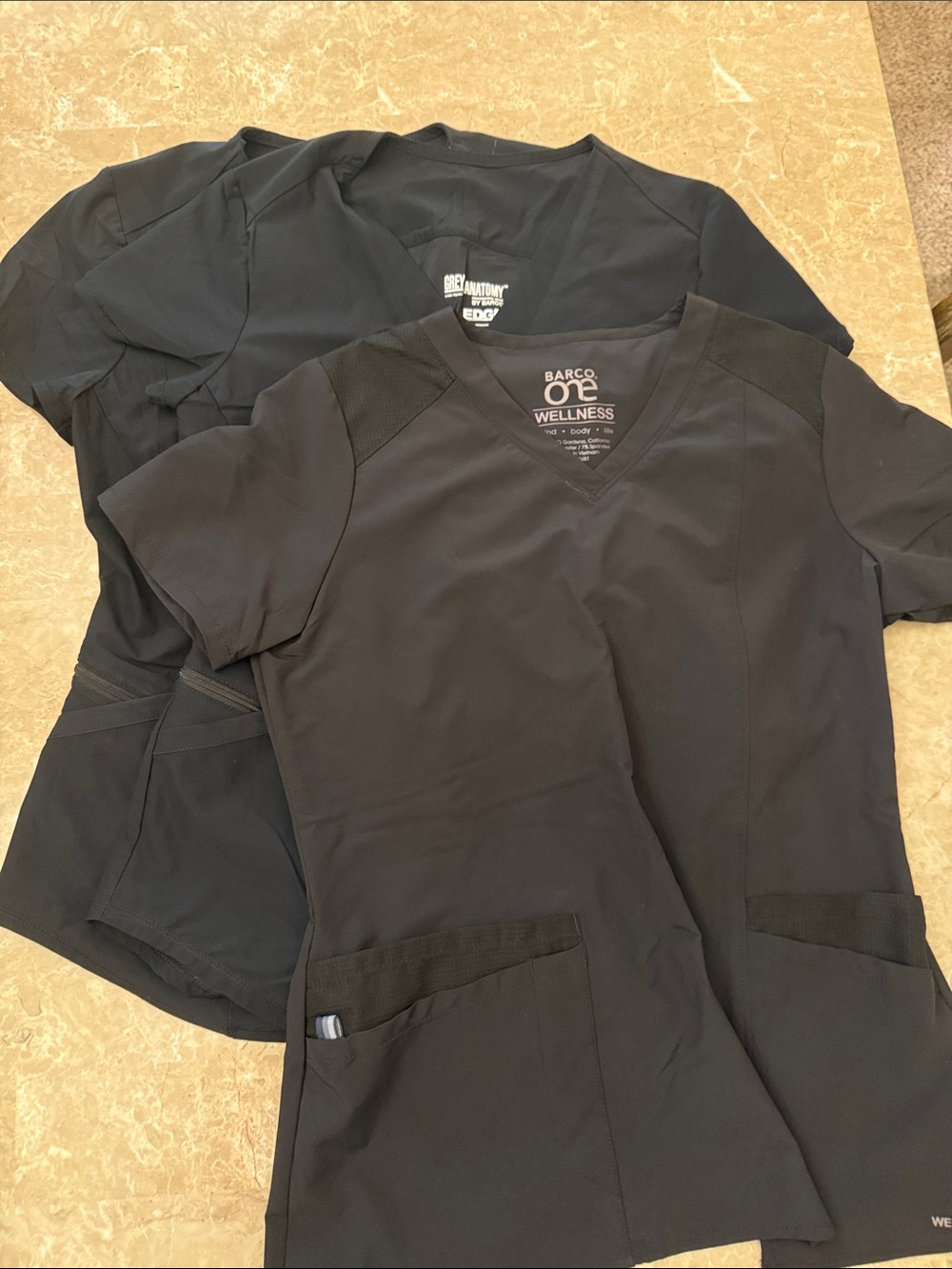 Women’s Grey’s Anatomy scrub top size extra small black